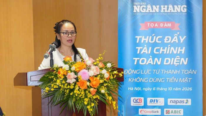 Phó Giáo sư, Tiến sĩ Lê Thanh Tâm, Viện Ngân hàng-Tài chính (Đại học Kinh tế Quốc dân) phát biểu. (Ảnh: VIỆT PHONG)