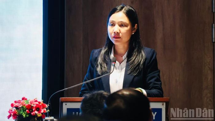 Chủ tịch Liên hiệp các tổ chức hữu nghị Thành phố Hồ Chí Minh Hà Thanh phát biểu tại hội nghị. (Ảnh: VƯƠNG LÊ)