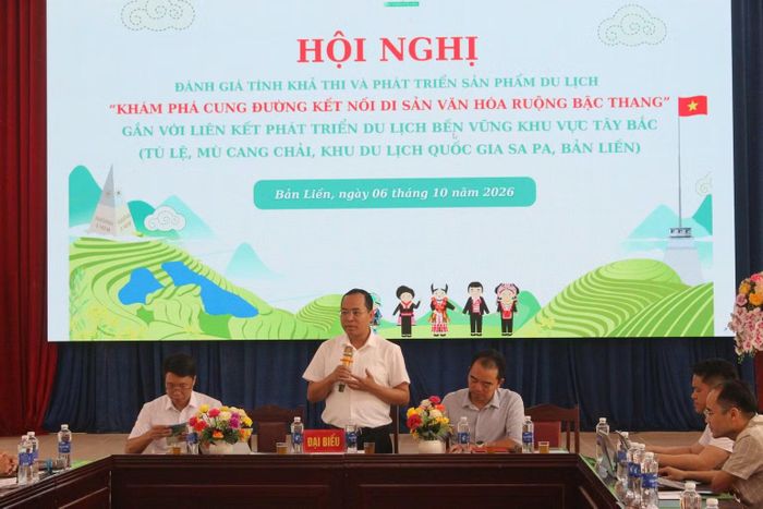 Hội nghị đánh giá tính khả thi và phát triển sản phẩm du lịch “Khám phá cung đường kết nối di sản văn hóa ruộng bậc thang”. (Ảnh: Duy Doanh)