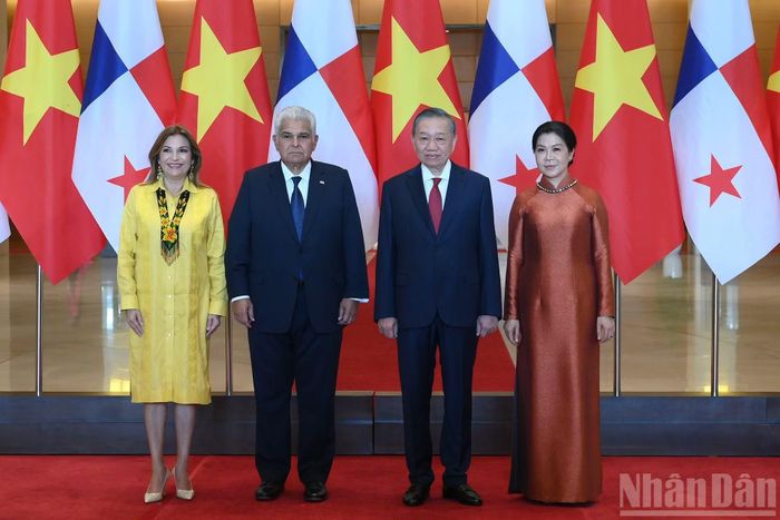 Tổng Bí thư, Chủ tịch nước Tô Lâm và Phu nhân Ngô Phương Ly với Tổng thống Panama Jose Raul Mulino và Phu nhân Maricel Cohen De Mulino.