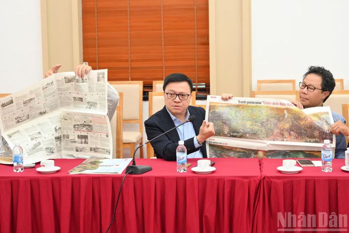Tổng Biên tập Lê Quốc Minh chia sẻ về sản phẩm tranh panorama Chiến dịch Điện Biên Phủ của Báo Nhân Dân.