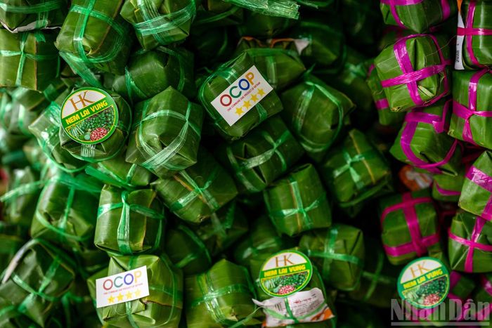  Những chiếc nem truyền thống của cơ sở nem Hoàng Khánh, xã Lai Vung, đạt tiêu chuẩn OCOP﻿ 4 sao đã có mặt tại nhiều địa phương và hệ thống siêu thị trong cả nước. 