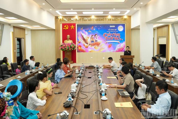 Lễ công bố chương trình.