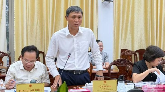 Ông Vũ Hải Nam, Vụ trưởng Vụ Tổ chức-Biên chế, Bộ Nội vụ phát biểu tại buổi làm việc. (Ảnh: VĂN ÚT)