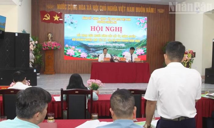 Tại hội nghị đối thoại với cấp ủy, chính quyền địa phương, có rất nhiều ý kiến trao đổi nhằm tháo gỡ khó khăn cho doanh nghiệp, hợp tác xã và hộ kinh doanh. (Ảnh: QUỐC TUẤN)