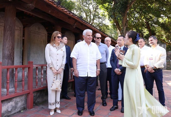 Tổng thống Cộng hòa Panama José Raúl Mulino và phu nhân thăm Văn Miếu - Quốc Tử Giám