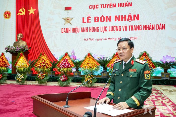 Trung tướng Nguyễn Văn Đức phát biểu. 