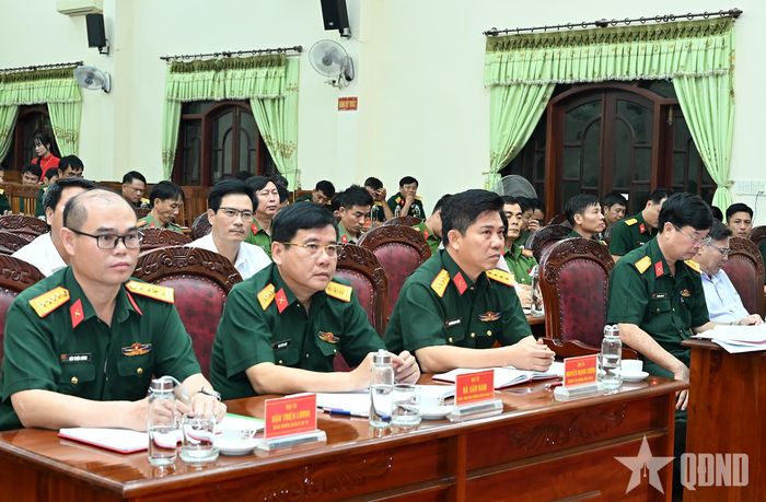 Đại biểu Binh đoàn 15; lãnh đạo, chỉ huy Đoàn Kinh tế - Quốc phòng 74 và các đại biểu dự hội nghị.