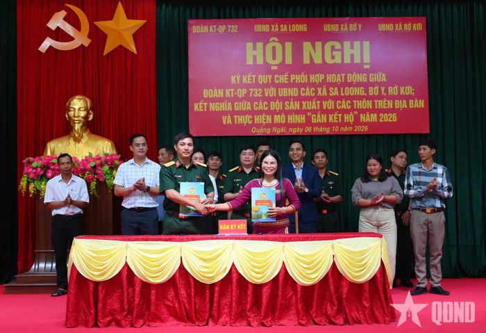  Các đội sản xuất, nhà máy của Đoàn Kinh tế - Quốc phòng 732 ký kết nghĩa với các thôn thuộc xã Sa Loong và xã Bờ Y.