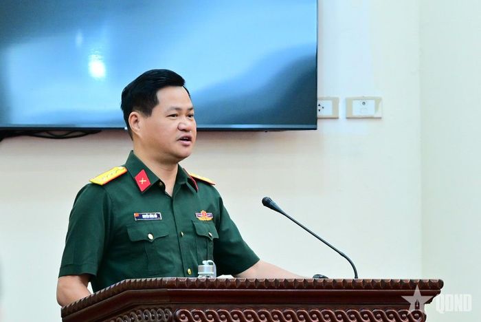 Đại tá, Tiến sĩ Nguyễn Hồng Hải trình bày tại lớp học tập chính trị và phổ biến pháp luật năm 2026.