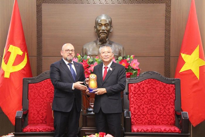 Ông Igor Samvelovich Bayazov bày tỏ sự ấn tượng trước sự phát triển về kinh tế - xã hội, giao thông và du lịch tại Đà Nẵng