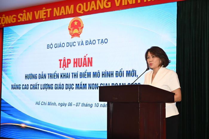  Bà Hoàng Thị Dinh, Phó Vụ trưởng Vụ Giáo dục mầm non (Bộ GD-ĐT) phát biểu tại Hội nghị hướng dẫn triển khai thí điểm mô hình đổi mới nâng cao chất lượng giáo dục mầm non giai đoạn 2026-2030 