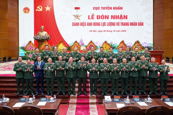 Các đại biểu chụp ảnh chung tại buổi lễ. Ảnh: VIẾT CHUNG 