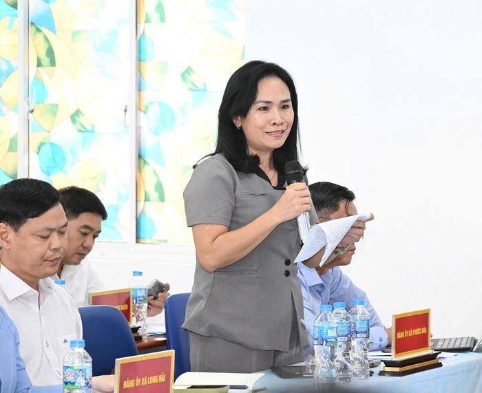 Phó Bí thư Thường trực Đảng ủy xã Phước Hòa Võ Châu Loan phát biểu. Ảnh: VIỆT DŨNG 