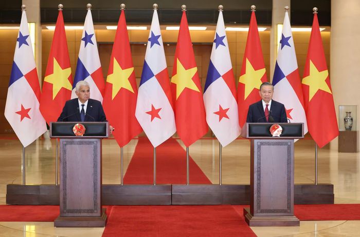  Tổng Bí thư, Chủ tịch nước Tô Lâm và Tổng thống José Raúl Mulino phát biểu trước báo chí sau hội đàm. Ảnh: QUANG PHÚC 