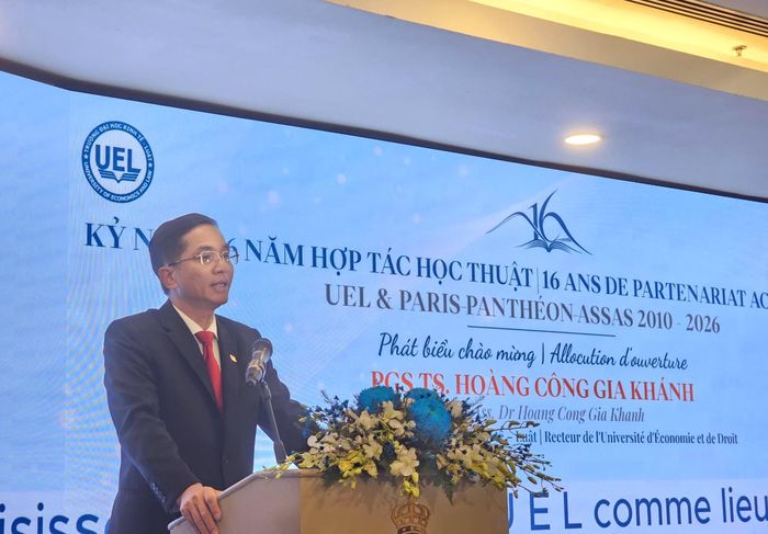  PGS-TS Hoàng Công Gia Khánh, Hiệu trưởng UEL, phát biểu. Ảnh: CÔNG CHƯƠNG 