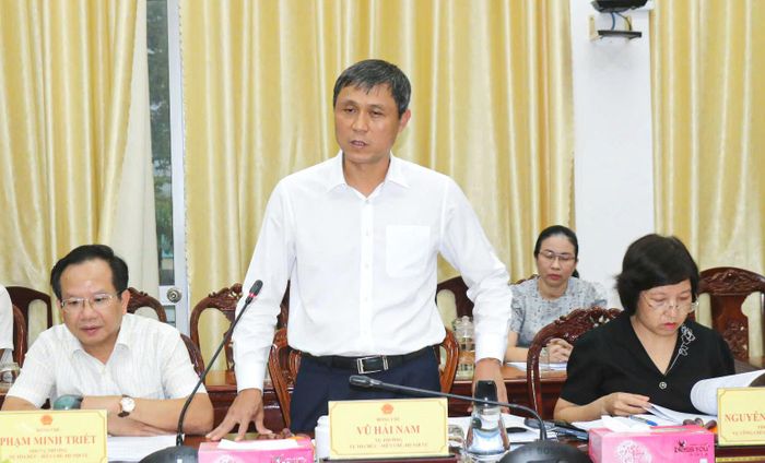 Ông Vũ Hải Nam, Vụ trưởng Vụ Tổ chức - Biên chế Bộ Nội vụ phát biểu tại buổi làm việc
