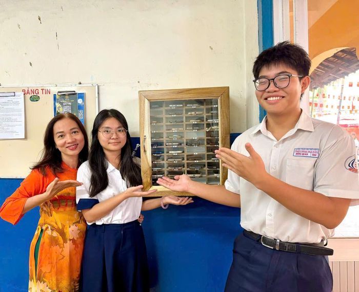 Việc cất giữ điện thoại nhận được sự ủng hộ của tất cả học sinh, giáo viên và phụ huynh