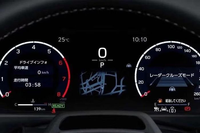 Xe cũng được trang bị vi sai chống trượt Torsen ở cầu sau. Không chỉ F Sport, các phiên bản còn lại của LX cũng nhận được những thay đổi về cảm giác đánh lái và đặc tính hệ thống treo, hướng tới khả năng vận hành ổn định hơn nhưng vẫn duy trì sự êm ái.