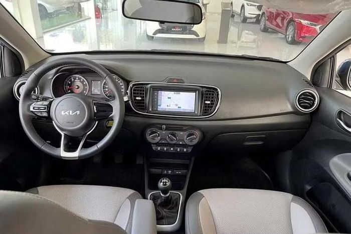 Kia Soluto là mẫu xe có sức bán yếu nhất phân khúc sedan hạng B tại Việt Nam.