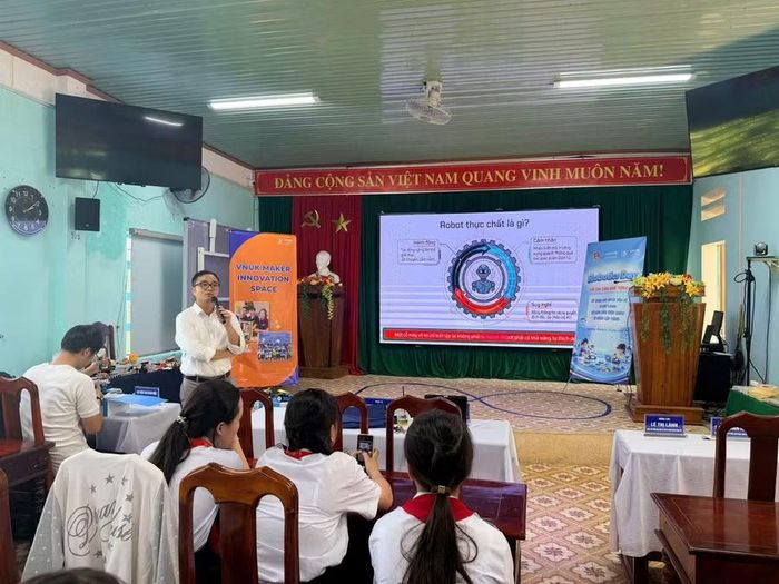 “Đánh thức tư duy công nghệ” dành cho thiếu nhi tại các địa bàn miền núi năm 2026.