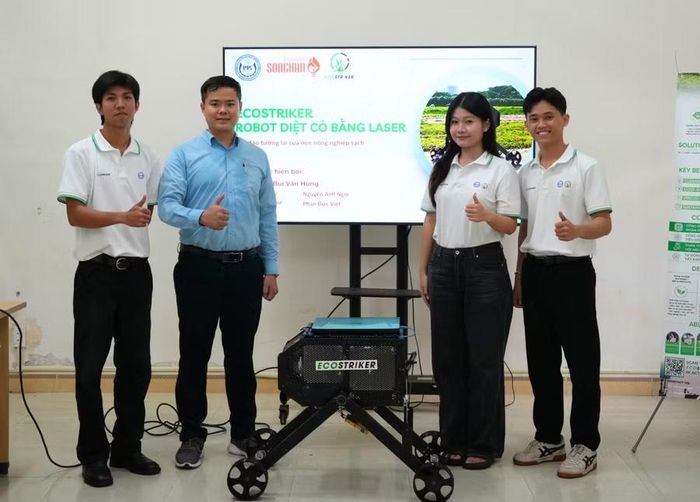 Dự án Robot diệt cỏ bằng laser ECOSTRIKER được ươm tạo từ chương trình hỗ trợ sinh viên khởi nghiệp - đổi mới sáng tạo của Trường Đại học Sư phạm Kỹ thuật - Đại học Đà Nẵng.