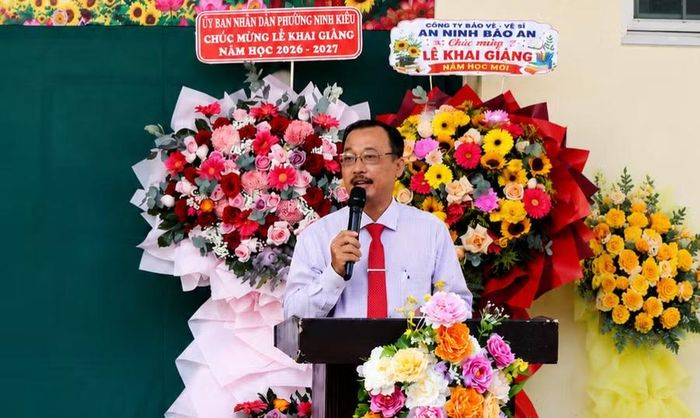 Ông Trần Hồng Châu, Giám đốc Trung tâm GDNN - GDTX Bến Tre.
