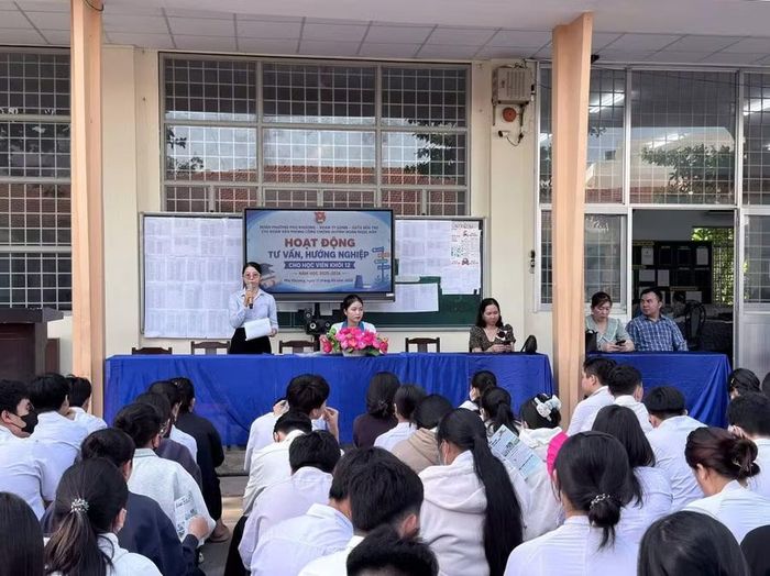 Hoạt động tư vấn, hướng nghiệp của Trung tâm GDNN - GDTX là cách để phân luồng đào tạo đúng với nhu cầu nhân lực.