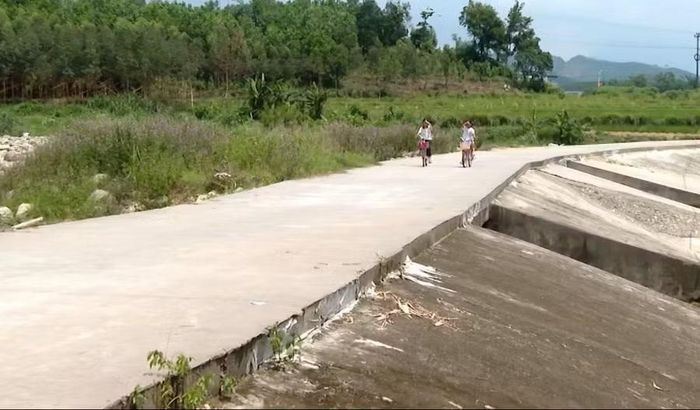 Đường tràn Nà Hin, thôn Lỷ A Coỏng, xã Quảng Tân, TP Quảng Ninh.