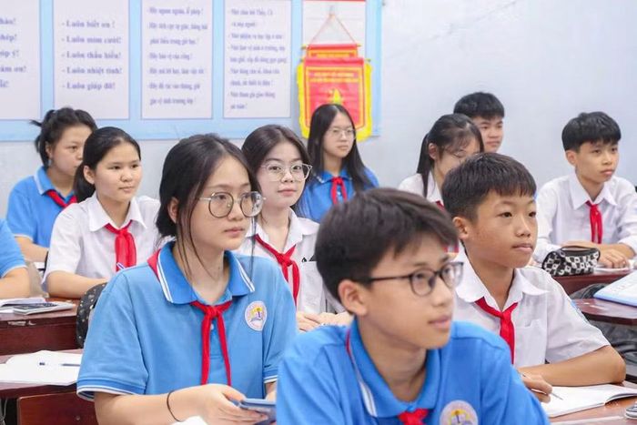 Học sinh lớp 9A2 Trường THCS Đại Đồng trong giờ học.