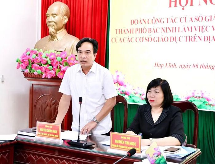 Ông Nguyễn Cương Nghị, Phó Bí thư Đảng ủy, Chủ tịch UBND phường Hạp Lĩnh phát biểu tại hội nghị.