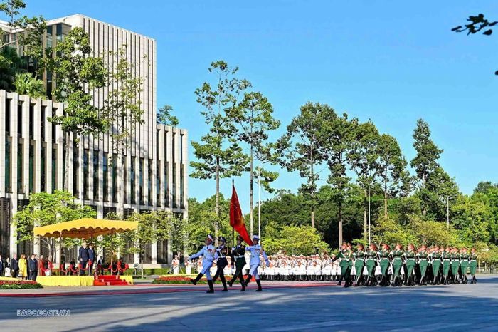 Lực lượng Quân đội Nhân dân Việt Nam diễu hành. (Ảnh: Nguyễn Hồng)
