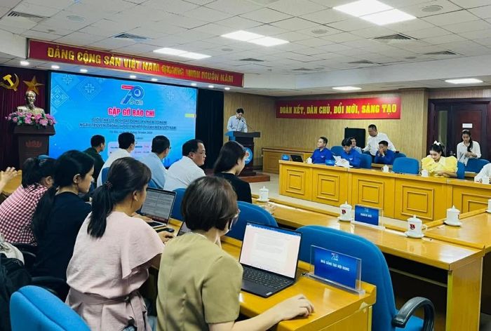 Toàn cảnh chương trình gặp gỡ báo chí giới thiệu các hoạt động kỷ niệm 70 năm Ngày truyền thống Hội Liên hiệp Thanh niên Việt Nam. (Ảnh: Phi Khanh)