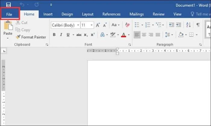 Mở Word trên máy tính, sau đó nhấn File trên thanh công cụ.