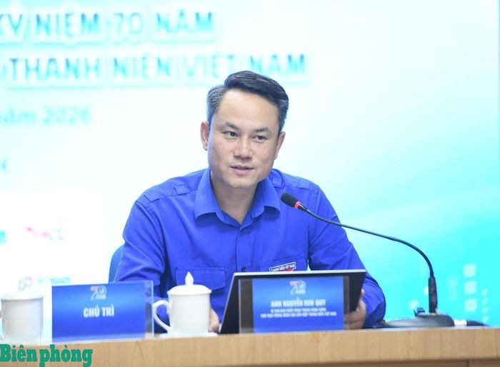 Đồng chí Nguyễn Kim Quy, Bí thư Trung ương Đoàn, Chủ tịch Trung ương Hội Liên hiệp Thanh niên Việt Nam chia sẻ thông tin với phóng viên về các hoạt động chào mừng kỷ niệm 70 năm Ngày truyền thống Hội Liên hiệp Thanh niên Việt Nam. Ảnh: Thùy Chi