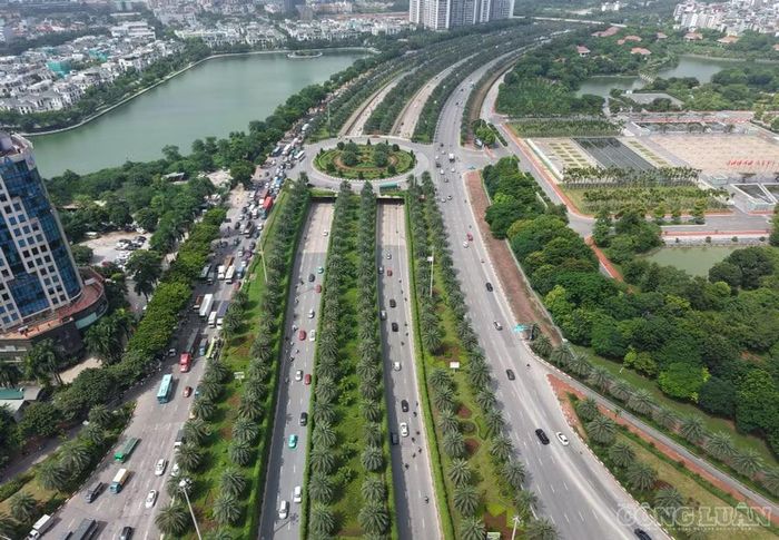 Đại lộ Thăng Long là tuyến giao thông trọng điểm phía Tây Thủ đô.