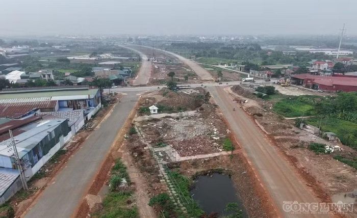 Hình ảnh tuyến đường Vành đai 4 - Vùng Thủ đô giao với Quốc lộ 32.