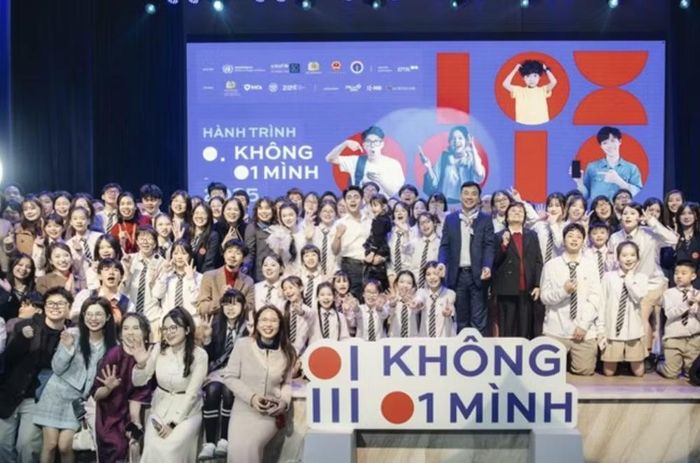 “Không Một Mình” trở lại với mục tiêu xây dựng môi trường không gian mạng an toàn cho trẻ em. Ảnh: BTC