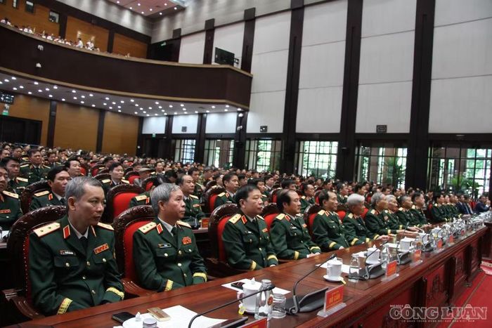 Các đại biểu dự buổi Lễ.