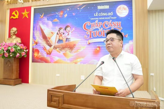 Ông Quế Đình Nguyên, Phó Tổng Biên tập Báo Nhân Dân, phát biểu tại chương trình.