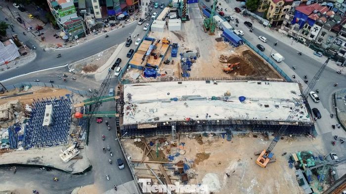 Đến hết tháng 9/2026, gói thầu đã đạt hơn 40% khối lượng công việc, hoàn thành toàn bộ hạng mục cọc khoan nhồi tại mố và trụ cầu. Hiện nhà thầu đang tập trung thi công các nhịp dầm; trong đó đốt dầm S4 nằm trên đường găng tiến độ của công trình, giữ vai trò quyết định để tiếp tục triển khai các đốt dầm S3 và S5.