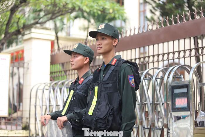 Nhiều tuyến đường quanh TAND TP Đồng Nai được cấm, hạn chế lưu thông trong thời gian diễn ra phiên tòa.
