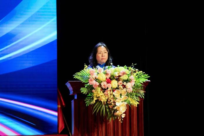 Phó Chủ tịch Tổng LĐLĐVN Thái Thu Xương phát biểu tại Hội nghị tôn vinh Doanh nghiệp vì người lao động và Công nhân Thủ đô tiêu biểu năm 2026.