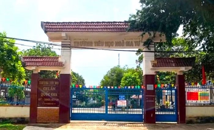 Trường Tiểu học Ngô Gia Tự (phường Thành Nhất, tỉnh Đắk Lắk) - nơi xảy ra vụ việc giáo viên tố bị thu lại 15% tiền dạy học sinh khuyết tật.