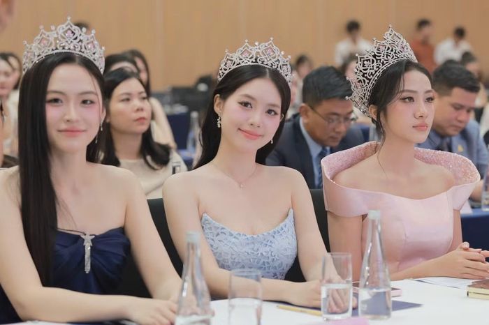 Top 3 Hoa hậu Việt Nam 2024 chia sẻ cuộc thi đã đem đến cho họ nhiều cơ hội phát triển bản thân. Ảnh: Hồng Vĩnh.