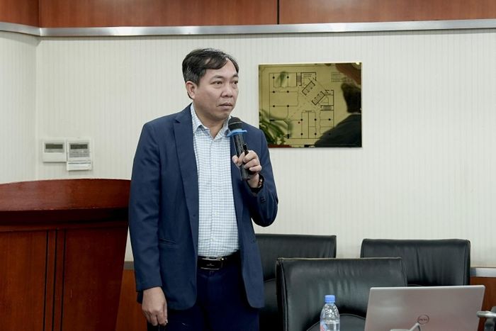 TS. Nguyễn Văn Thắng, Phó Giám đốc PVEP Sông Hồng trình bày tổng quan về xu hướng giảm phát thải và sự cần thiết của công nghệ CCS/CCUS (Ảnh: Đức Anh)