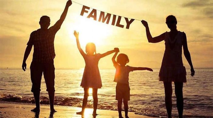 “Con ghét bố mẹ” có thể bắt đầu từ những điều khó nói giữa trẻ và cha mẹ trong cuộc sống gia đình. (Ảnh minh họa)