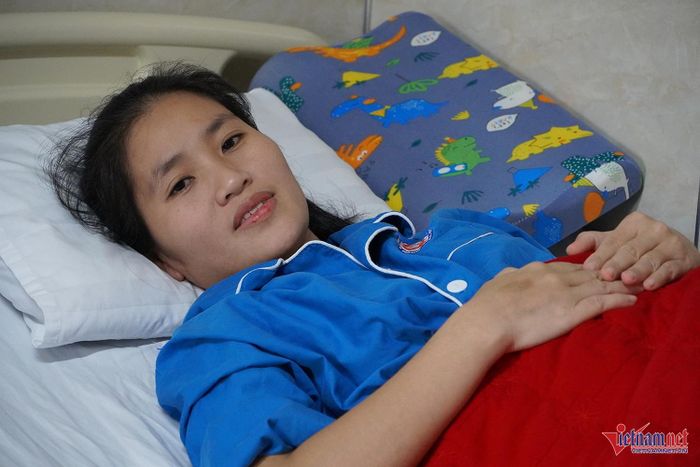 Nữ giáo viên mong sớm bình phục, được trở lại bục giảng. Ảnh: T.T