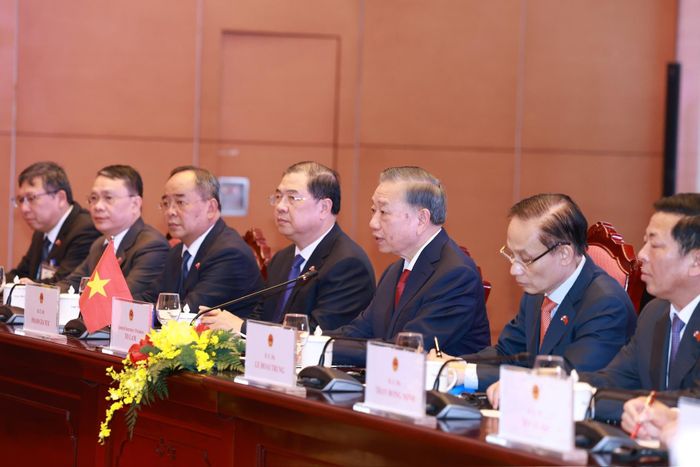 Việt Nam và Panama chính thức thiết lập quan hệ ngoại giao từ năm 1975, mở ra chặng đường hợp tác đầy ý nghĩa giữa hai quốc gia tuy cách xa nhau về địa lý nhưng gần gũi về tình cảm, cùng chia sẻ khát vọng hòa bình, độc lập và phát triển bền vững