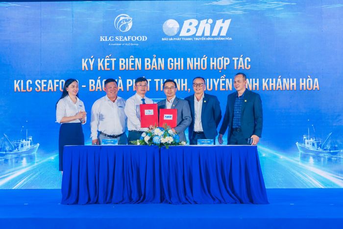 KLC Seafood cùng Báo và Phát thanh,Truyền hình Khánh Hòa ký biên bản ghi nhớ hợp tác truyền thông